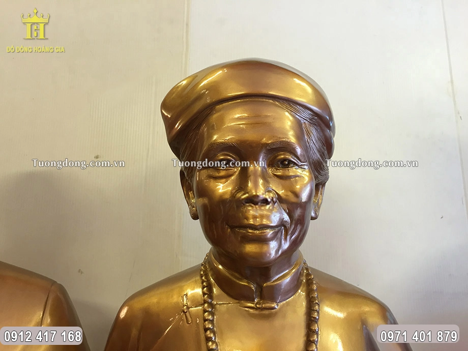 Hình ảnh cụ bà